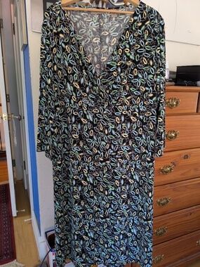 i.e. WOMAN Faux Wrap Wrinkle Free Dress Women's Size 2x